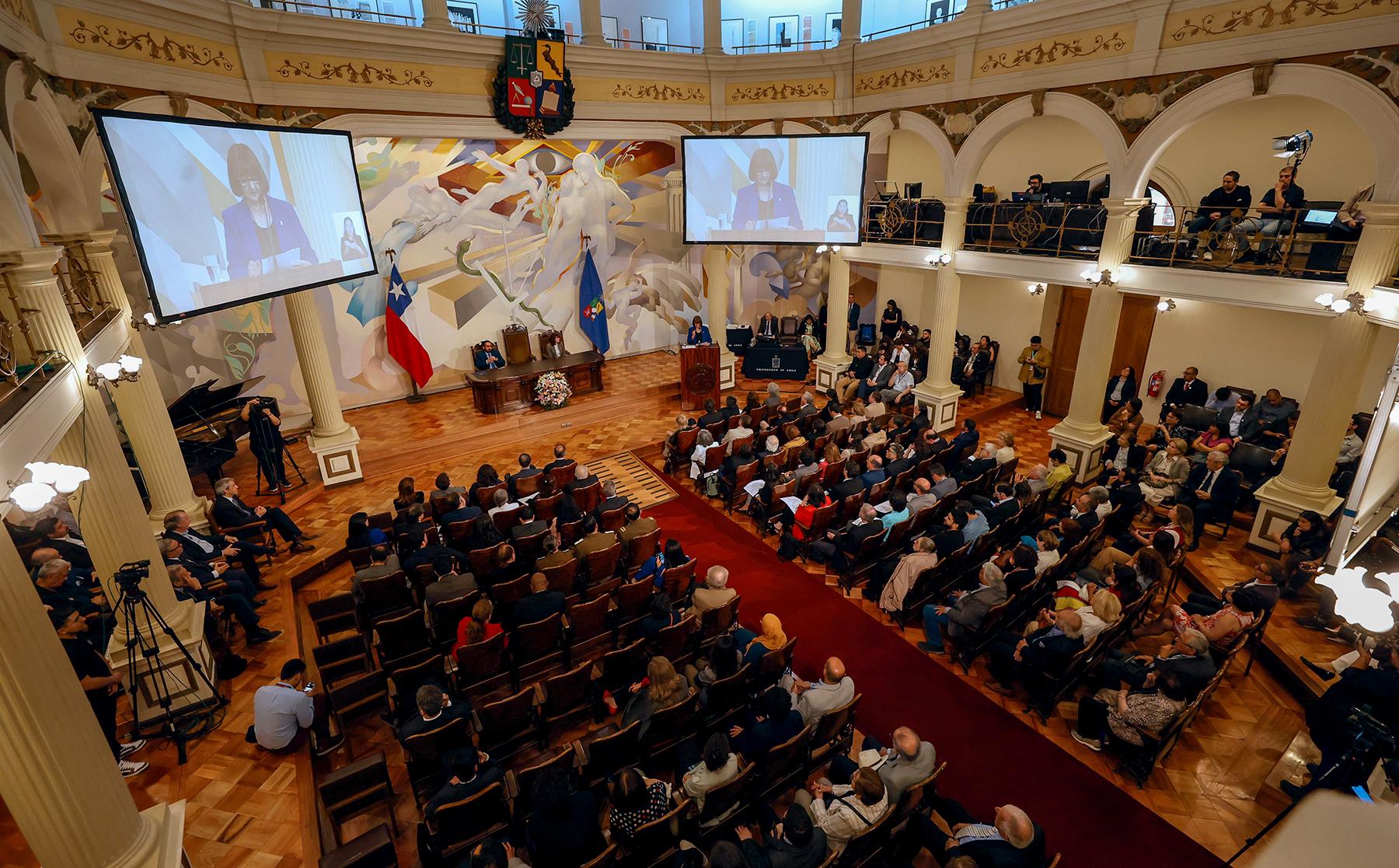 U. de Chile celebra sus 182 años de historia al servicio del país